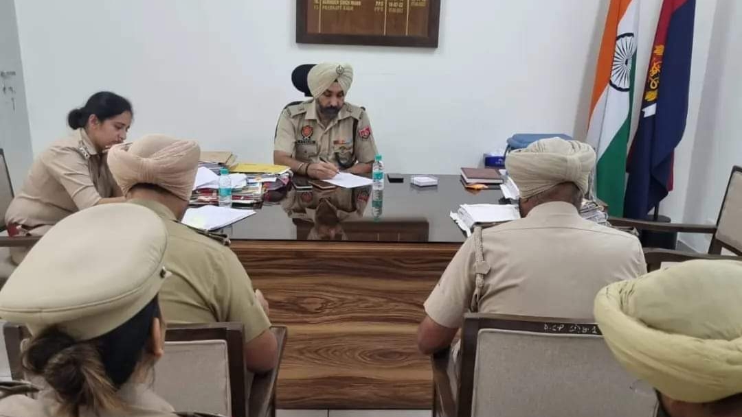ਐਸ.ਏ.ਐਸ.ਨਗਰ ਪੁਲਿਸ ਵੱਲੋਂ ਸਟਾਫ ਨਾਲ ਕ੍ਰਾਈਮ ਮੀਟਿੰਗ