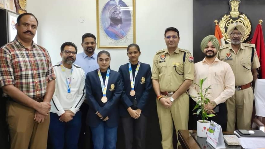 ਐਸ.ਐਸ.ਪੀ ਸੰਗਰੂਰ ਨੇ 19ਵੀਂ ਏਸ਼ੀਅਨ ਰੋਲਰ ਸਕੇਟਿੰਗ ਇਨਲਾਈਨ ਹਾਕੀ ਚੈਂਪੀਅਨਸ਼ਿਪ ਵਿਚ ਕਾਂਸੀ ਦੇ ਤਗਮੇ ਹਾਸਲ ਕਰਨ ਵਾਲਿਆਂ ਨੂੰ ਦਿੱਤੀ ਵਧਾਈ