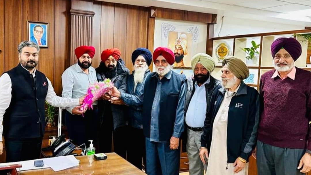 ਮਾਲੇਰਕੋਟਲਾ ਪੁਲਿਸ ਵੱਲੋਂ ਸੇਵਾਮੁਕਤ ਪੁਲਿਸ ਅਧਿਕਾਰੀਆਂ ਨਾਲ ‘ਪੁਲਿਸ ਬਜ਼ੁਰਗ ਦਿਵਸ’ ਮਨਾਇਆ