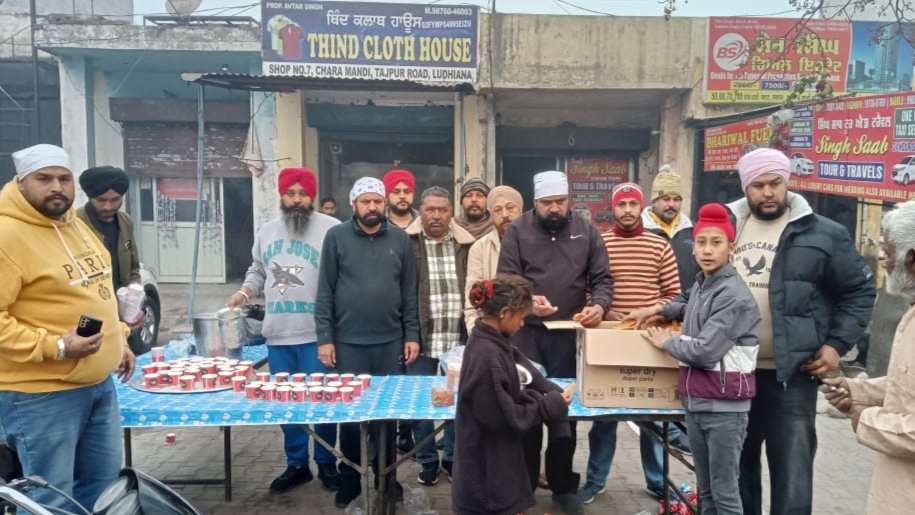 ਮਾਤਾ ਗੁਜਰੀ ਜੀ ਅਤੇ ਚਾਰ ਸਾਹਿਬਜਾਦਿਆਂ ਦੀ ਯਾਦ ‘ਚ ਦੁੱਧ ਦਾ ਲੰਗਰ ਲਗਾਇਆ