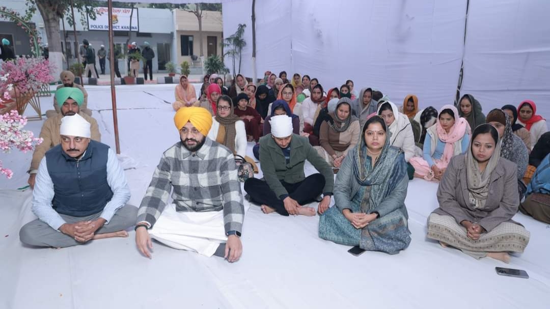 ਐਸਐਸਪੀ ਖੰਨਾ ਵੱਲੋਂ ਸ੍ਰੀ ਸੁਖਮਨੀ ਸਾਹਿਬ ਦਾ ਪਾਠ ਕਰਵਾ ਸਰਬੱਤ ਦੇ ਭਲੇ ਦੀ ਕੀਤੀ ਅਰਦਾਸ, ਦੇਖੋ ਤਸਵੀਰਾਂ