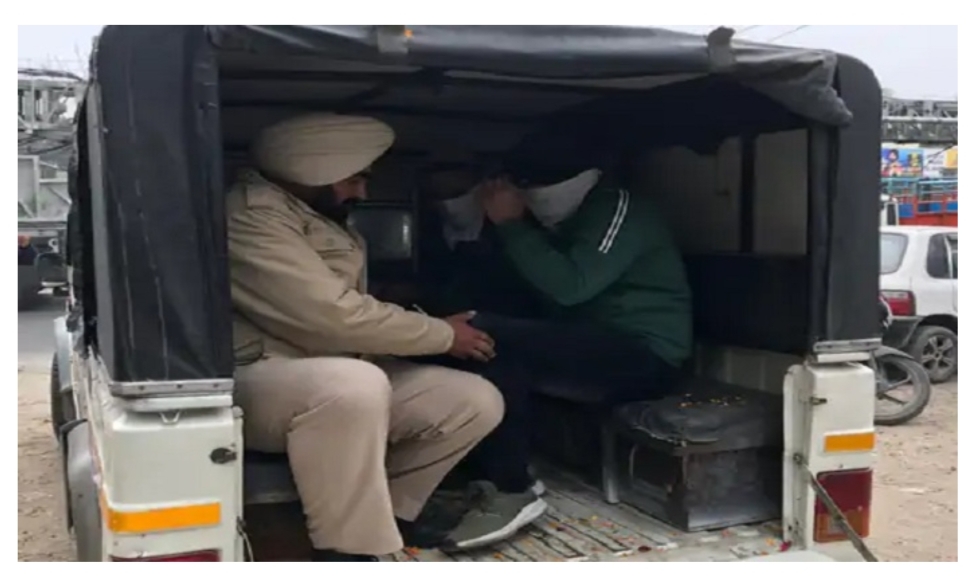 ਪੰਜਾਬ ‘ਚ ਦਿੱਲੀ ਪੁਲਿਸ ਦੇ 2 ਹੈੱਡ ਕਾਂਸਟੇਬਲ ਗ੍ਰਿਫਤਾਰ, 3 ਭੱਜੇ, ਜਾਣੋ ਪੂਰਾ ਮਾਮਲਾ