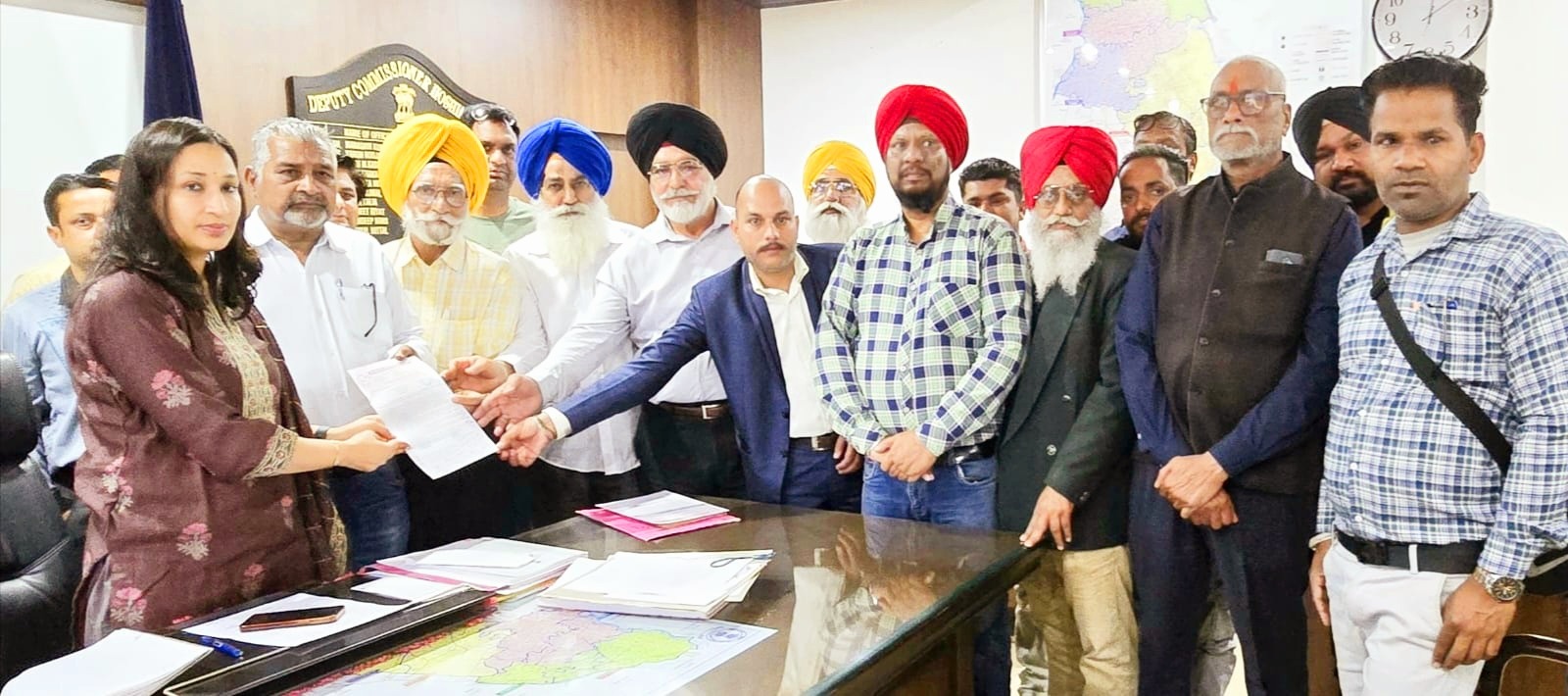 ਦਿ ਵਰਕਿੰਗ ਰਿਪੋਰਟਰਜ਼ ਐਸੋਸੀਏਸ਼ਨ ਰਜਿ. ਪੰਜਾਬ ਆਫ ਇੰਡੀਆ ਨੇ ਮੁੱਖ ਮੰਤਰੀ ਲਈ ਡਿਪਟੀ ਕਮਿਸ਼ਨਰ ਨੂੰ ਦਿੱਤਾ ਮੰਗ ਪੱਤਰ
