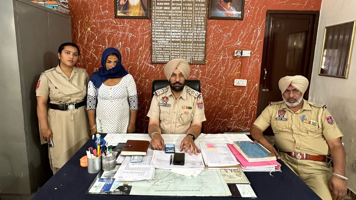 ਥਾਣਾ ਗੜ੍ਹਸ਼ੰਕਰ ਵੱਲੋਂ ਇੱਕ ਨਸ਼ਾ ਤਸਕਰ ਨੂੰ ਕਾਬੂ ਕਰਕੇ ਹੈਰੋਇਨ ਅਤੇ ਨਸ਼ੀਲੇ ਟੀਕੇ ਬਰਾਮਦ ਕੀਤੇ
