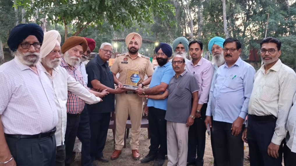 ਜਨਤਾ ਕਲੋਨੀ ਵਿੱਚ ਨਵੀਂ ਬਣਾਈ ਪਾਰਕ ਦਾ ਉਦਘਾਟਨ ਐਸਐਚਓ ਹਰਿੰਦਰ ਸਿੰਘ ਵੱਲੋਂ ਕੀਤਾ ਗਿਆ