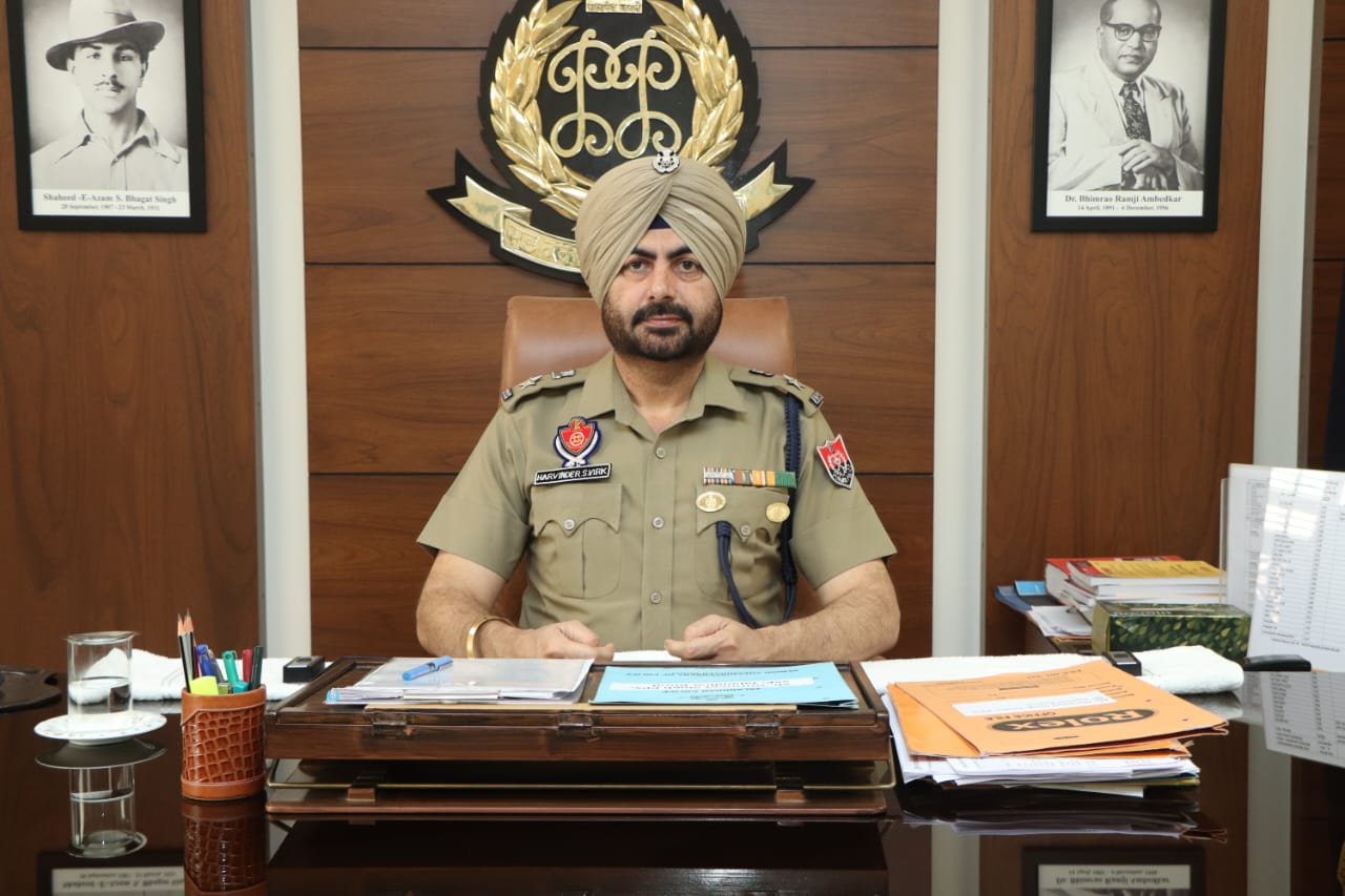 ਐਸ.ਐਸ.ਪੀ. ਸ. ਹਰਵਿੰਦਰ ਸਿੰਘ ਵਿਰਕ ਨੂੰ 9ਵੀਂ ਵਾਰ ਡੀ.ਜੀ.ਪੀ. ਡਿਸਕ ਨਾਲ ਸਨਮਾਨਿਤ