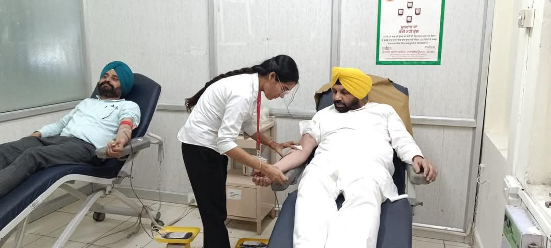 ਪੁਣਛ ਹਮਲੇ ਦੇ ਜਖਮੀਆਂ ਲਈ ਕੈਬਿਨਟ ਮੰਤਰੀ ਈ ਟੀ ਓ ਨੇ ਕੀਤਾ ਖੂਨਦਾਨ